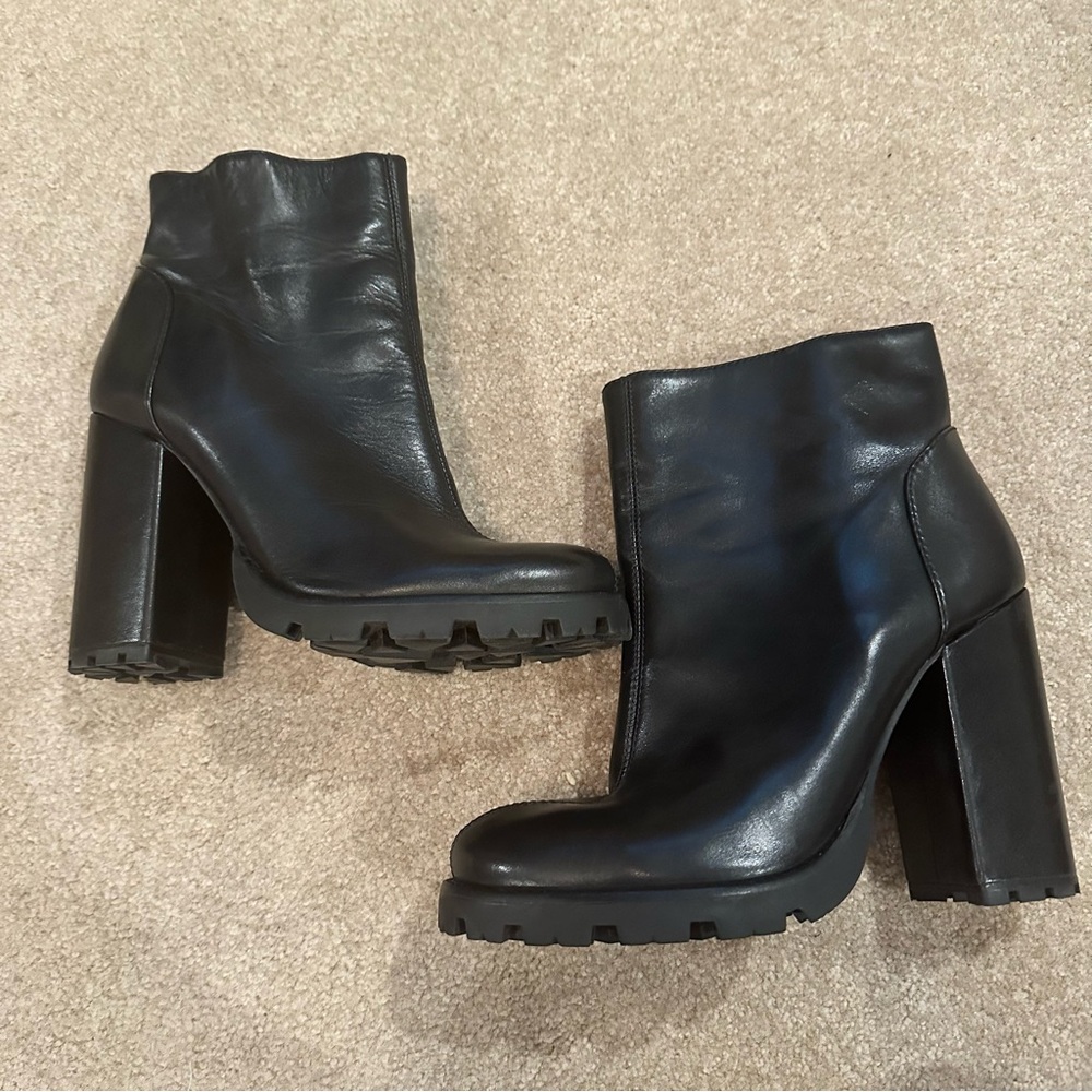 SCHUTZ NANDY NWOB Sz 9.5 lug sole Black Chunky Heeled Boots